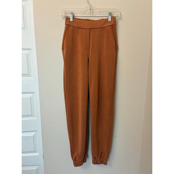 Lululemon Softstreme Relaxed High-Rise Pant Joggers Butternut Brown Size 2 - Picture 1 of 7